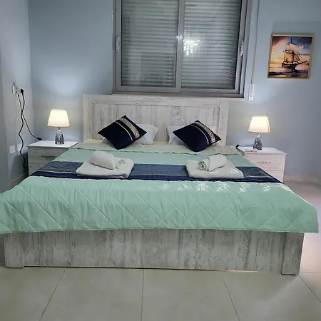 Ewa * Golem (Tirana)