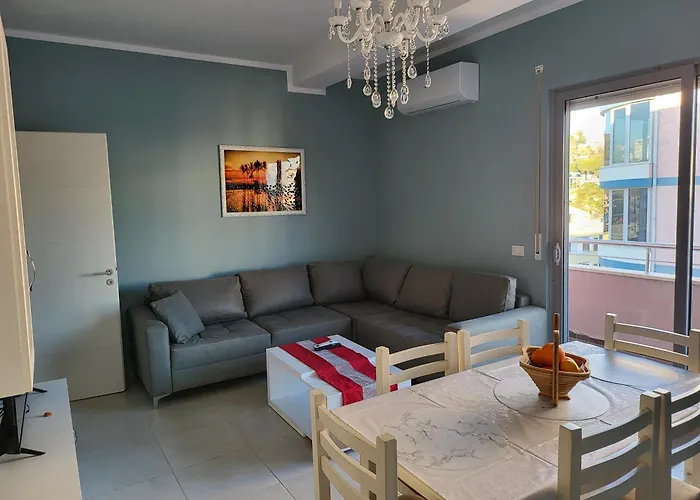 Ewa * Golem (Tirana)